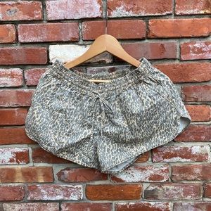 Hollister cheetah print soft short